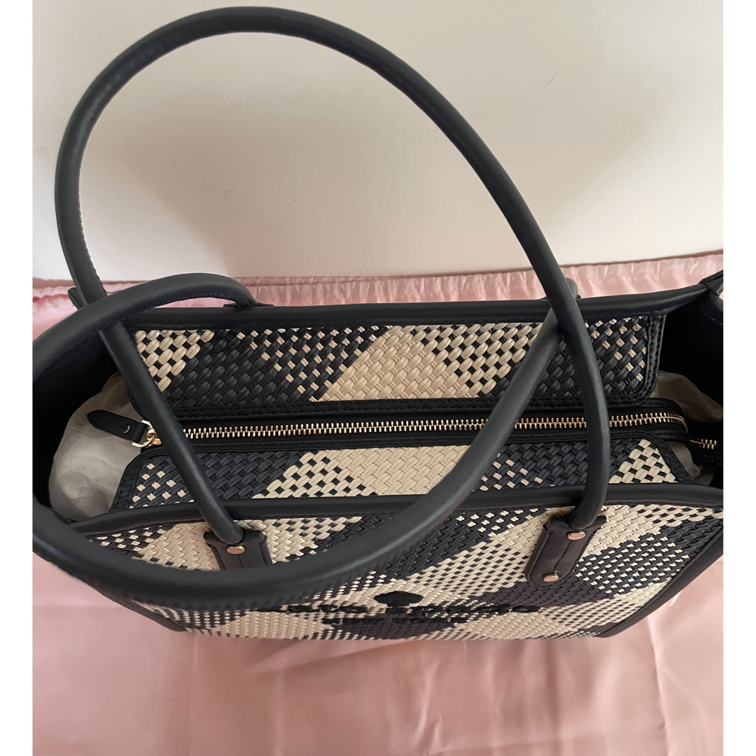 kate spade new york(ケイトスペードニューヨーク)のkate spadeストロー　ギンガムElla Large Tote A4可 レディースのバッグ(トートバッグ)の商品写真