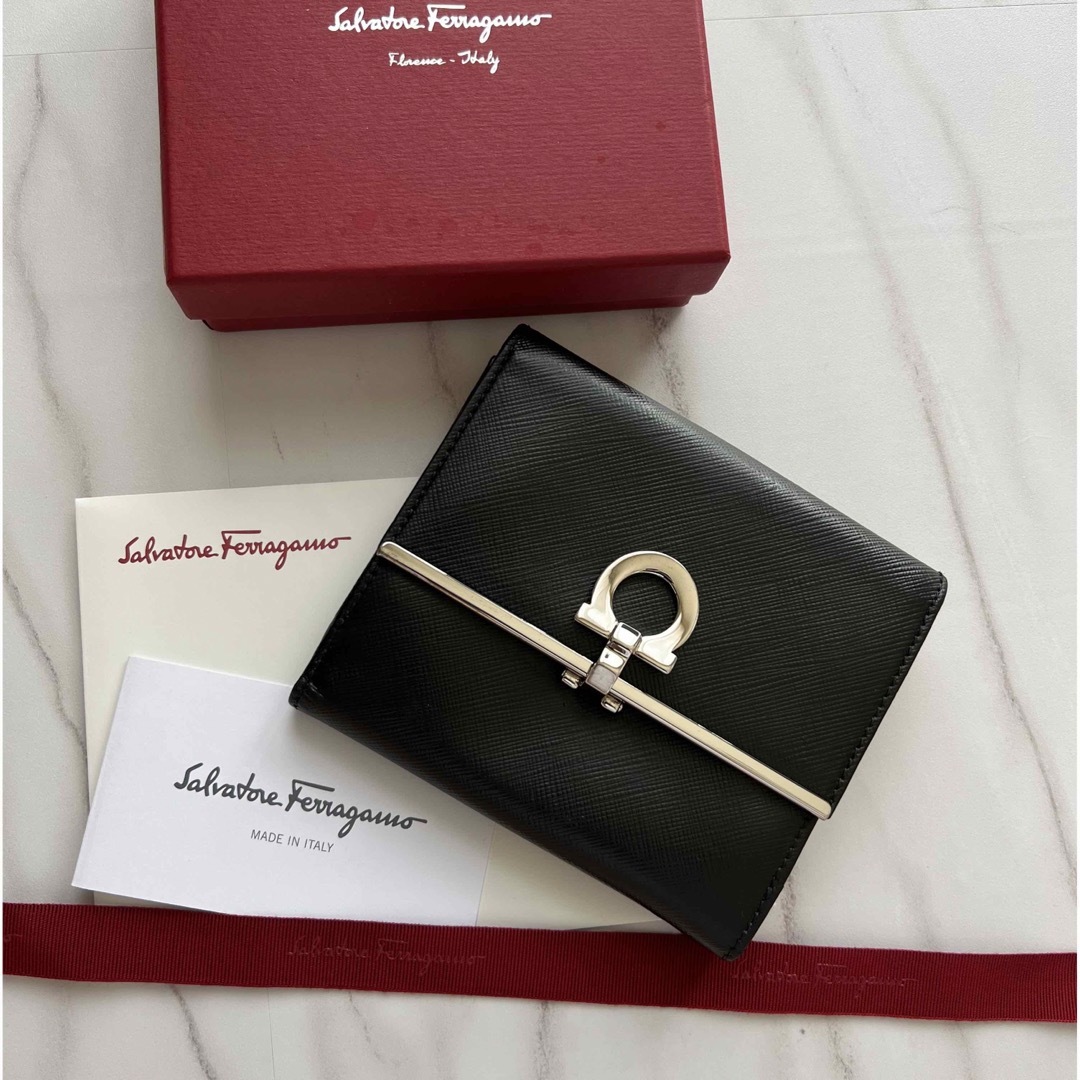 安い 直営 店 686 美品 Ferragamo サルヴァトーレフェラガモ 2つ折り