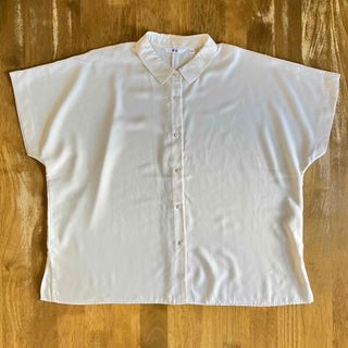 ユニクロ(UNIQLO)の中古　UNIQLOレーヨンブラウス(シャツ/ブラウス(半袖/袖なし))