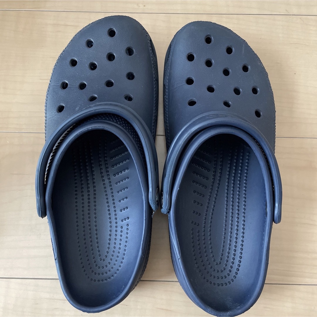 crocs(クロックス)のクロックスサンダル　ネイビー メンズの靴/シューズ(サンダル)の商品写真