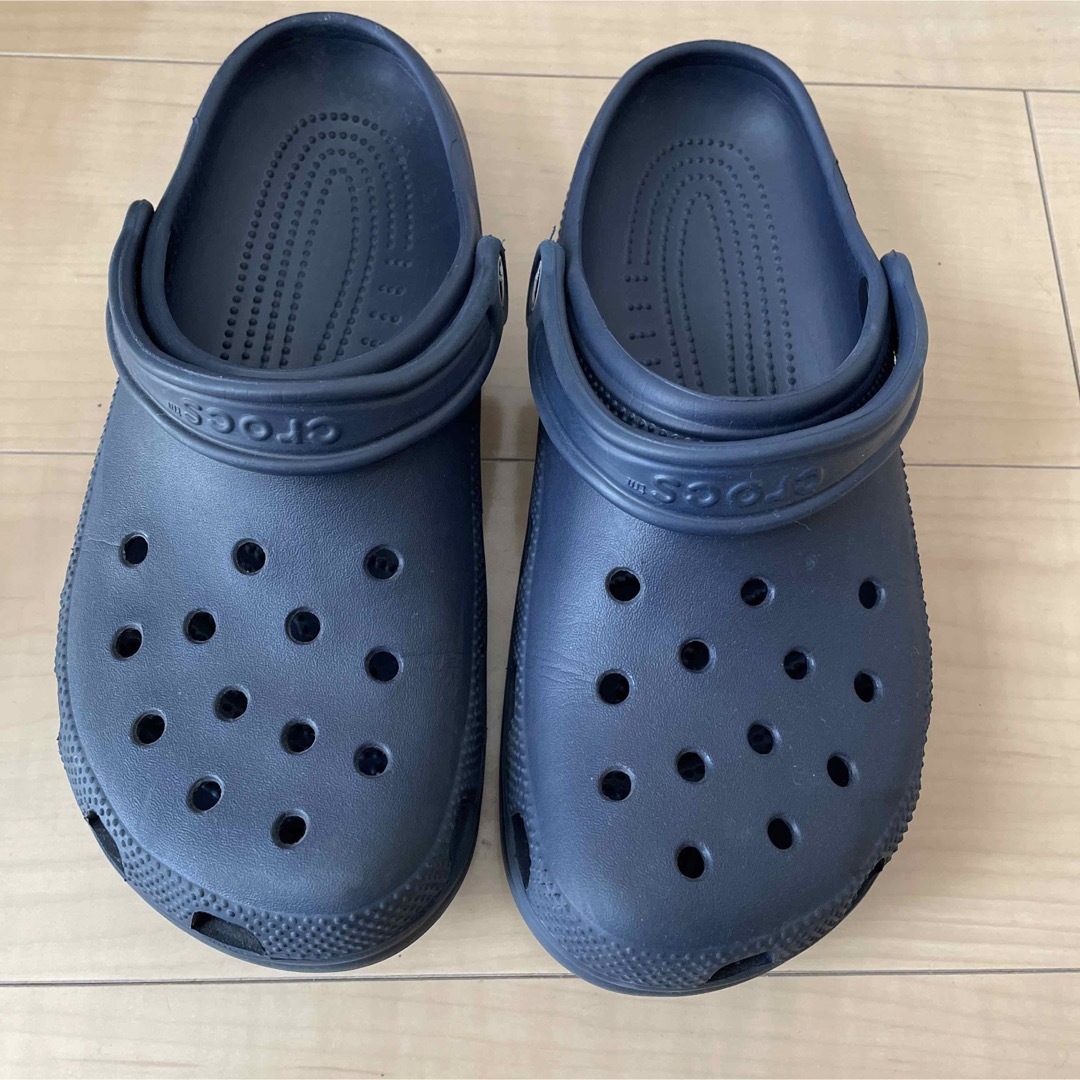 crocs(クロックス)のクロックスサンダル　ネイビー メンズの靴/シューズ(サンダル)の商品写真