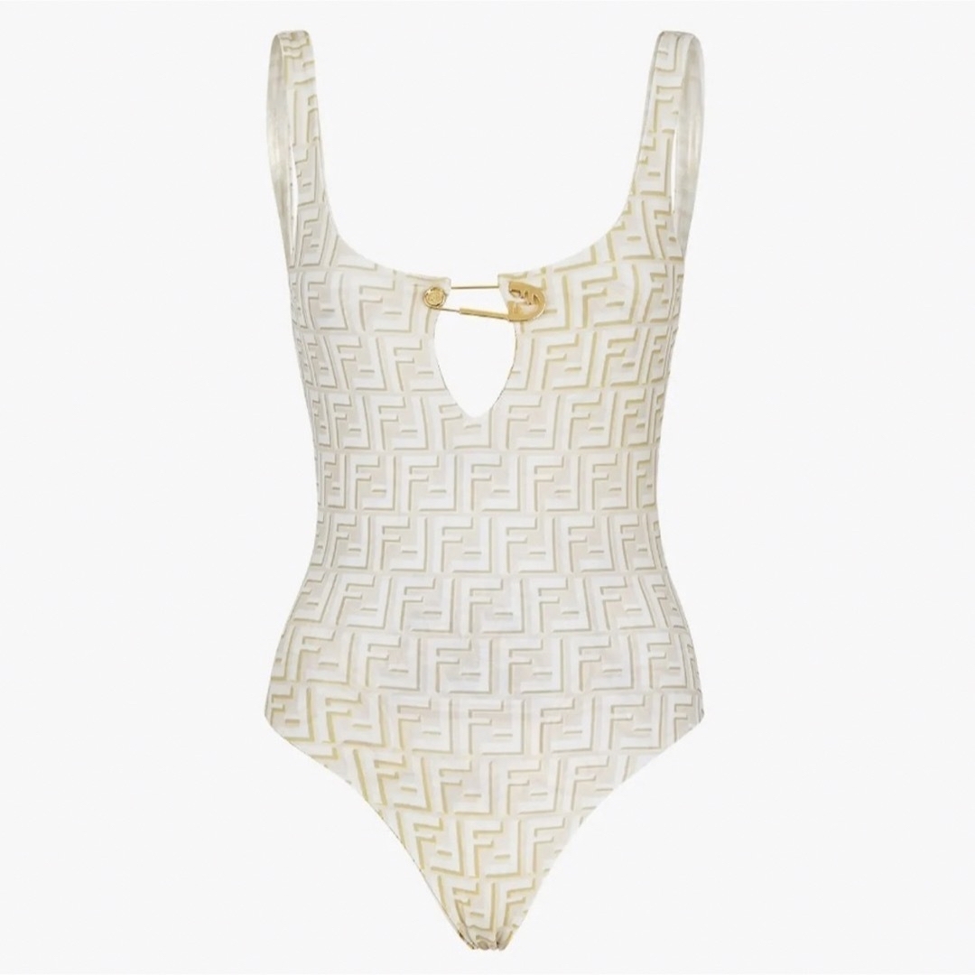 VERSACE   Versace水着の通販 by Huit｜ヴェルサーチならラクマ