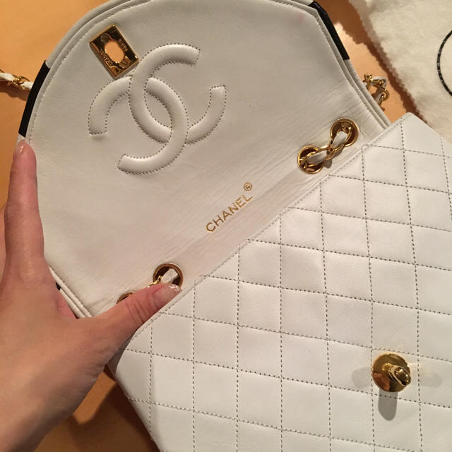 CHANEL(シャネル)のシャネル チェーンバック マトラッセ 美品 レディースのバッグ(ハンドバッグ)の商品写真