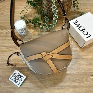 ロエベ(LOEWE)のLOEWE　ロエベ　ゲートバッグ　スモール　ミンク　ショルダー斜めがけポシェット(ショルダーバッグ)