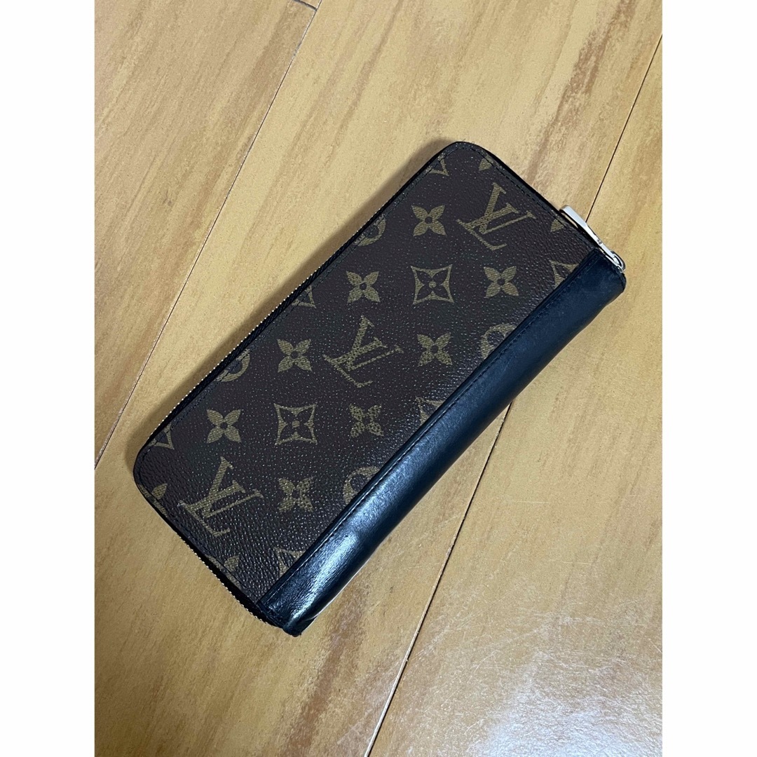 LOUIS VUITTON(ルイヴィトン)のルイヴィトン モノグラムマカサー ジッピーウォレット ヴェルティカル 財布 メンズのファッション小物(長財布)の商品写真