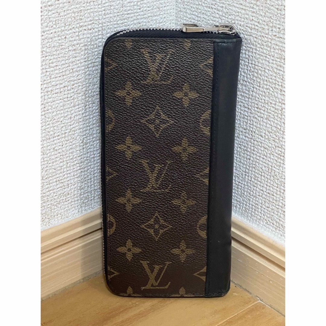 LOUIS VUITTON(ルイヴィトン)のルイヴィトン モノグラムマカサー ジッピーウォレット ヴェルティカル 財布 メンズのファッション小物(長財布)の商品写真