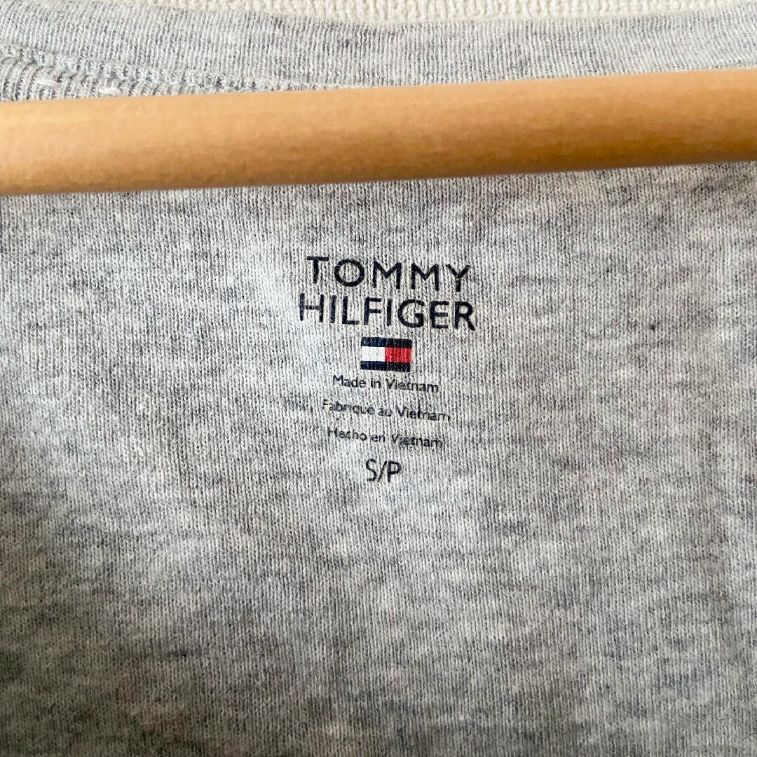 TOMMY HILFIGER(トミーヒルフィガー)のTOMMY HILFIGER 半袖 Tシャツ コットン グレー Sサイズ レディースのトップス(Tシャツ(半袖/袖なし))の商品写真