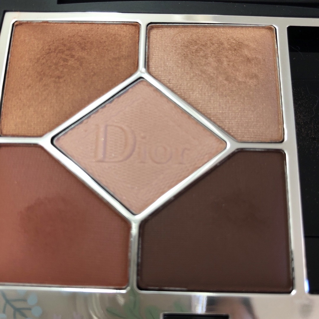 Dior(ディオール)のDior サンククルールクチュール 519 ヌードダンテル コスメ/美容のベースメイク/化粧品(アイシャドウ)の商品写真