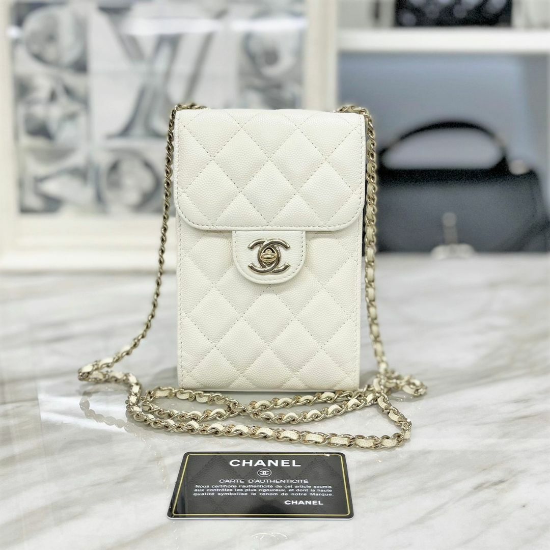 CHANEL(シャネル)の美品☆　シャネル　キャビアスキン　白　マトラッセ　ショルダーバッグ　31番台 レディースのバッグ(ショルダーバッグ)の商品写真