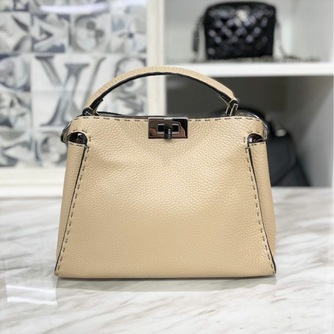 FENDI ピーカーブー　美品