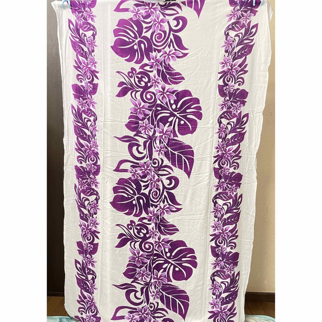 ハワイ パレオ ハワイアン タヒチアン ストール 水着 ビックサイズ  白紫 レディースの水着/浴衣(その他)の商品写真