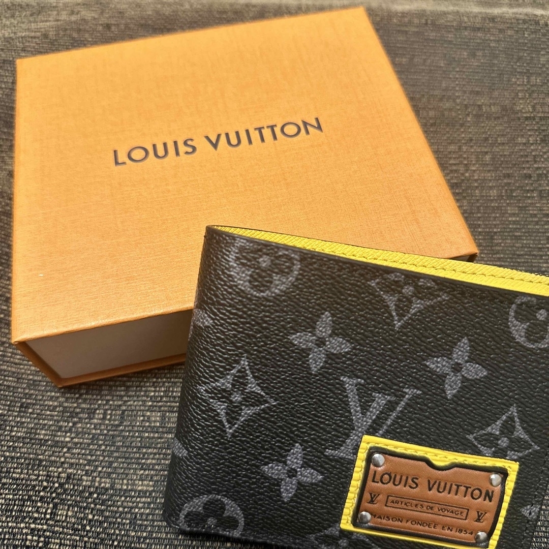 LOUIS VUITTON - ルイヴィトン 財布 二つ折りの通販 by 西田｜ルイ