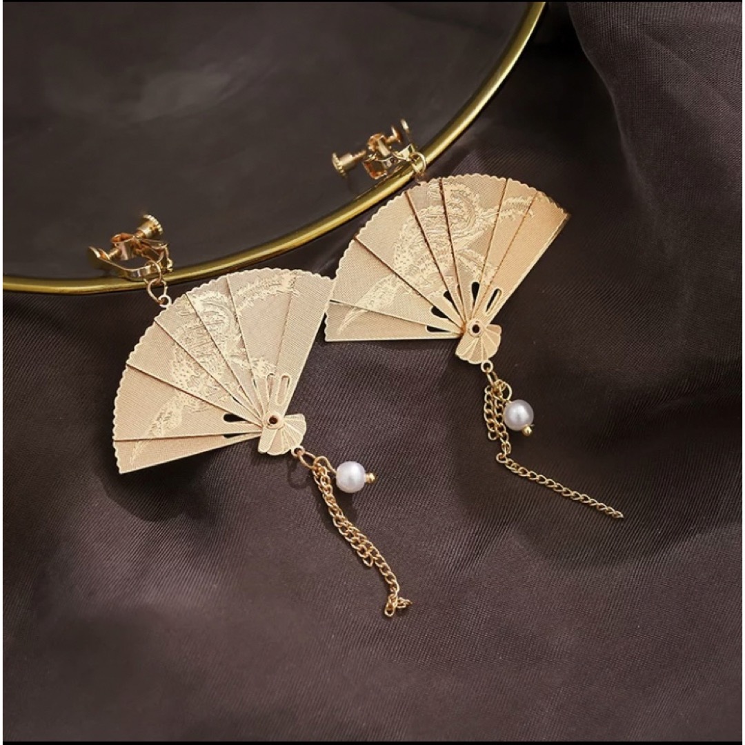 古代中国モチーフイヤリング/両耳用/扇タイプの通販 by バーバラ夫人｜ラクマ