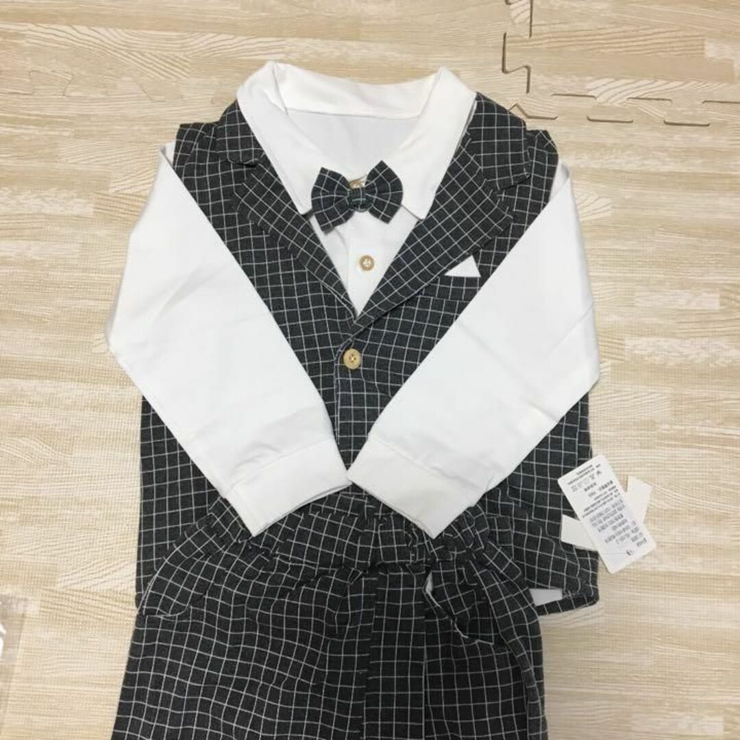 【新品 未使用品】今だけ値下げ！キッズフォーマルスーツ110 キッズ/ベビー/マタニティのキッズ服男の子用(90cm~)(ドレス/フォーマル)の商品写真