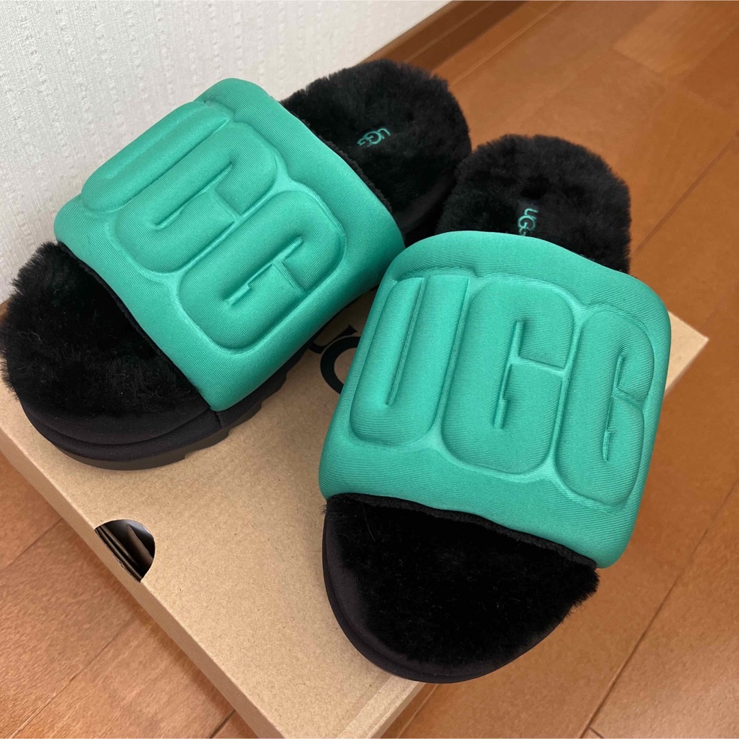 UGG【新品】 厚底サンダル