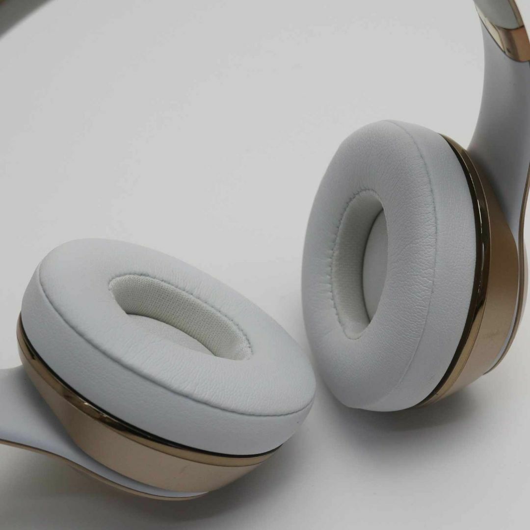 Beats by Dr Dre(ビーツバイドクタードレ)の超美品 Beats solo3 wireless MNER2PA/A ゴールド スマホ/家電/カメラのオーディオ機器(ヘッドフォン/イヤフォン)の商品写真