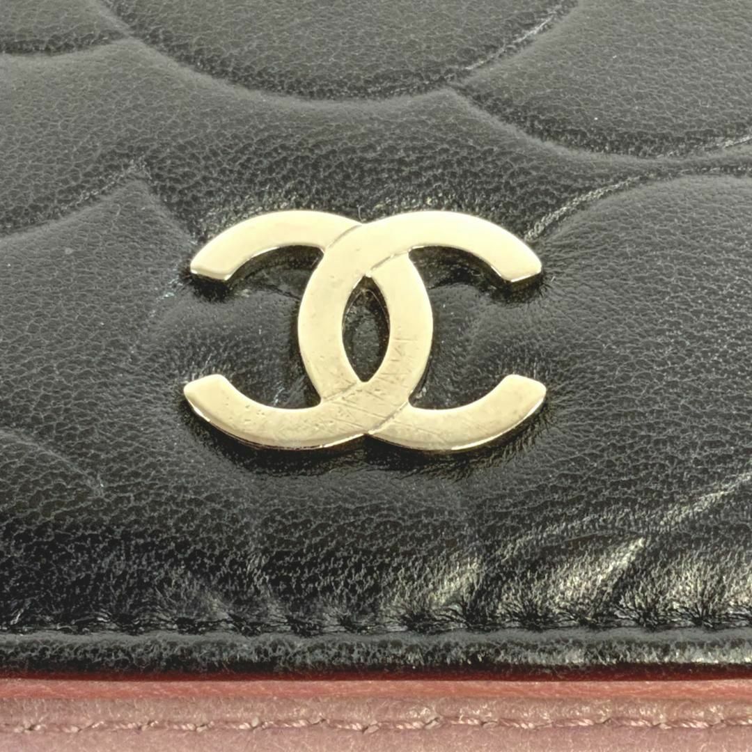 CHANEL カメリア　2つ折り財布　シャネル　グッチ