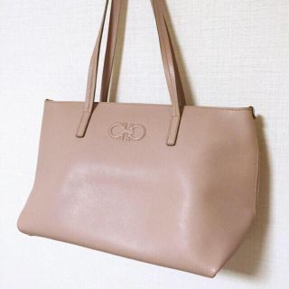 フェラガモ(Ferragamo)の【美品】フェラガモ バッグ(ショルダーバッグ)