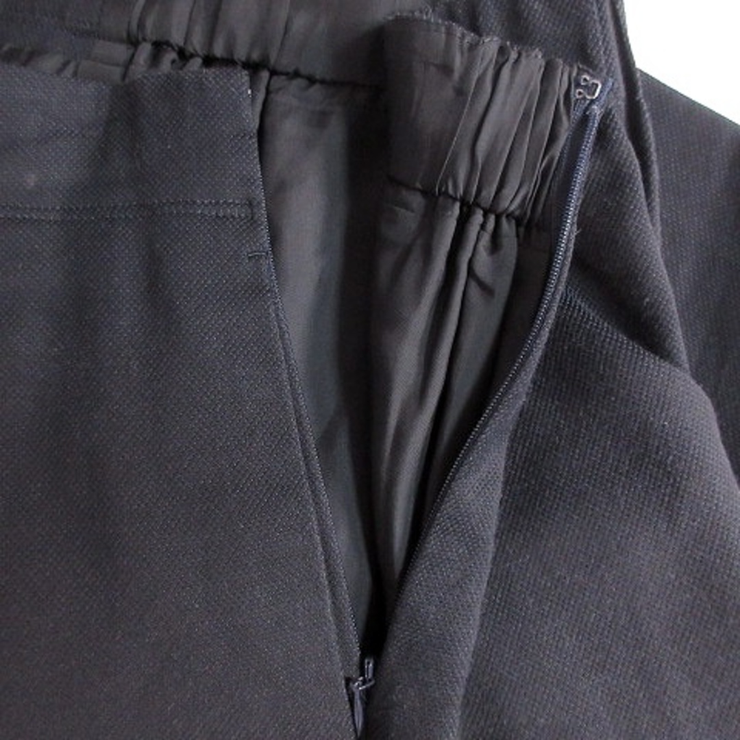 DES PRES(デプレ)のデプレ トゥモローランド スカート フレア ひざ丈 タック 薄手 無地 34 紺 レディースのスカート(ひざ丈スカート)の商品写真