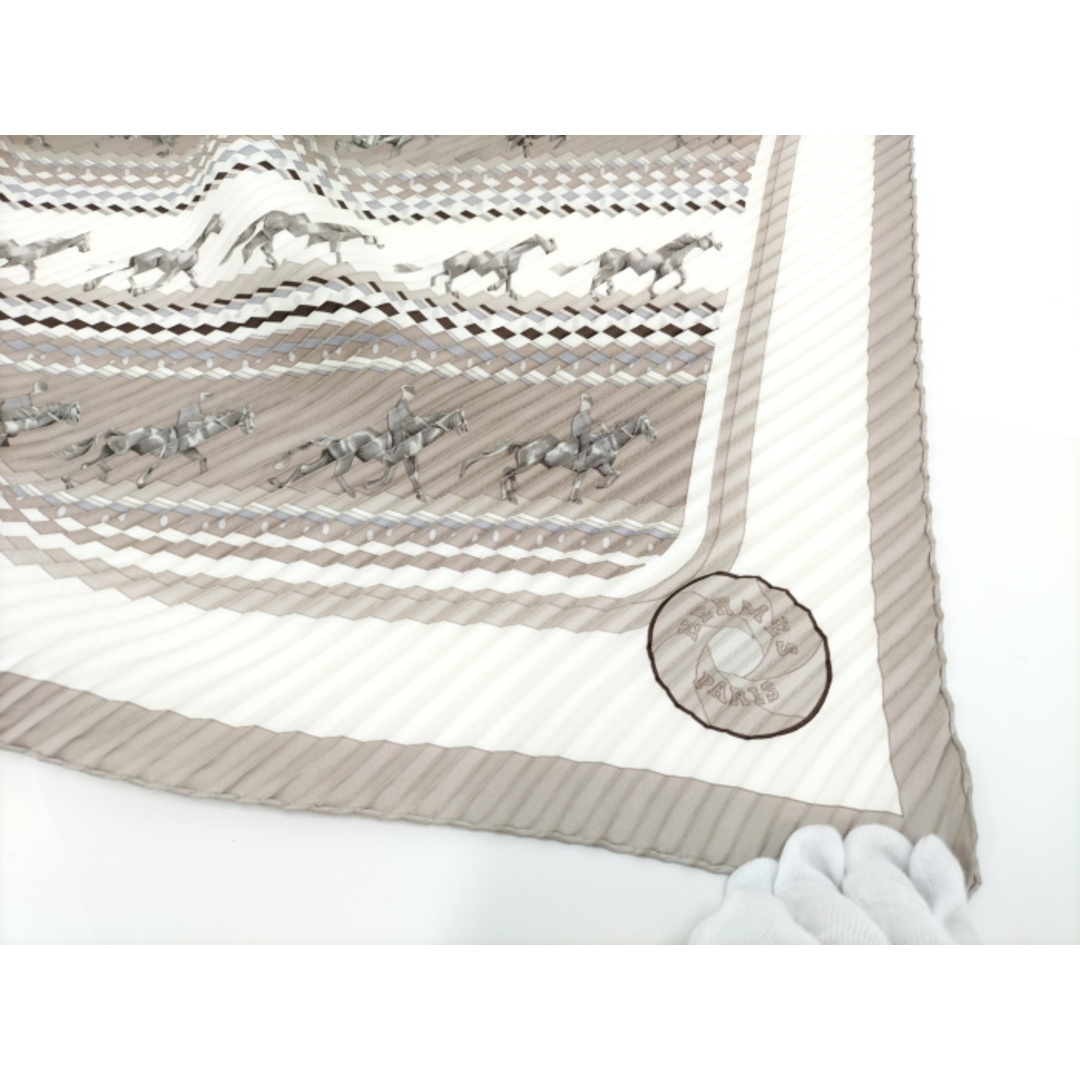 HERMES プリーツ スカーフ カレプリセ シルク ベージュ バンダナ HERMES プリーツ スカーフ カレプリセ シルク ベージュ バンダナ