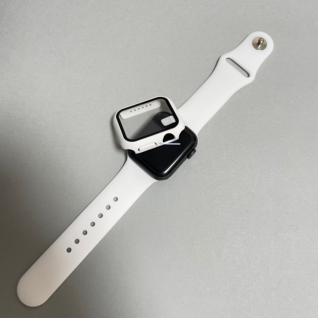 Apple Watch(アップルウォッチ)のAppleWatch アップルウォッチ バンド カバー SM 40mm ホワイト メンズの時計(ラバーベルト)の商品写真