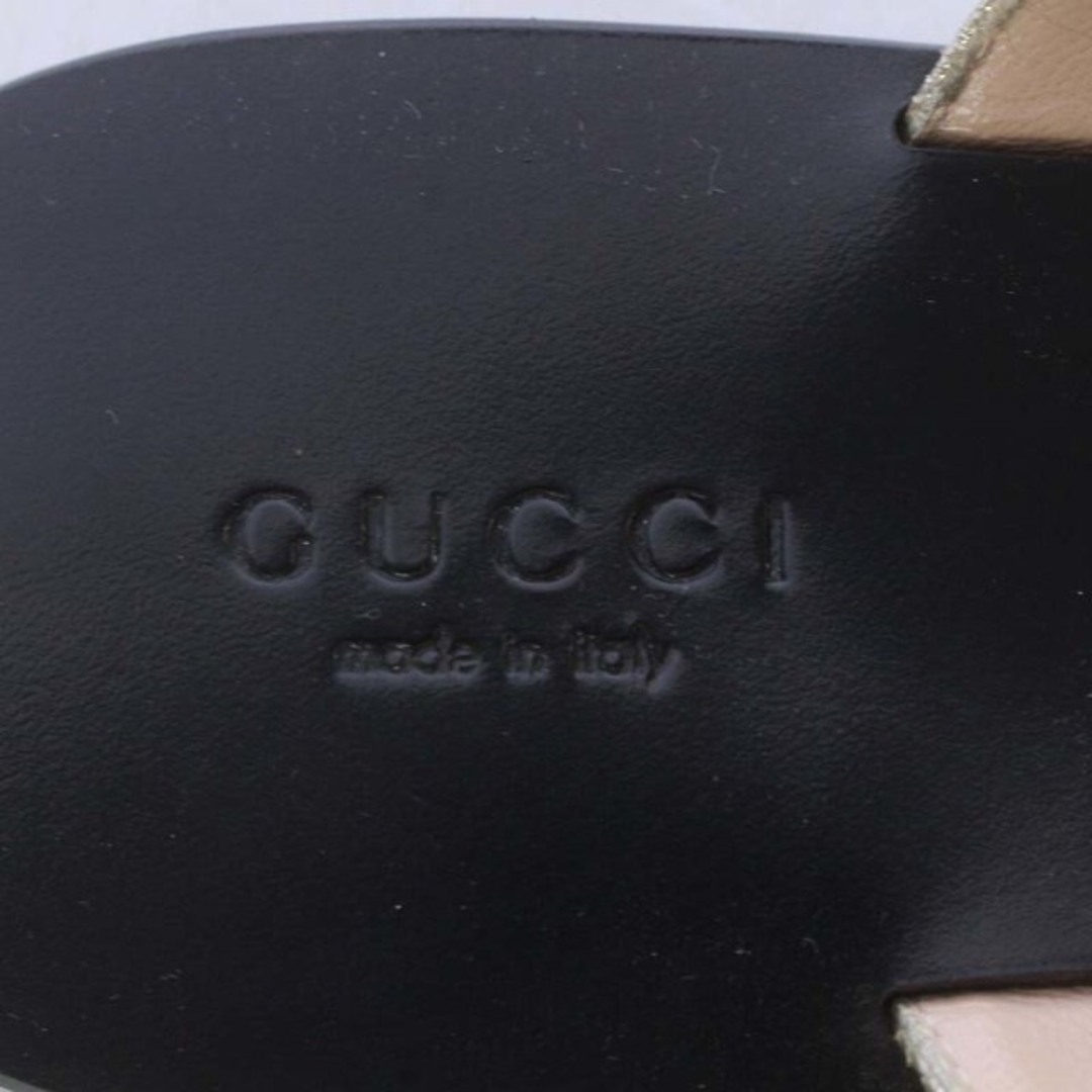 Gucci(グッチ)のグッチ トングサンダル フラット 35 ゴールド色 黒 497444 レディースの靴/シューズ(サンダル)の商品写真