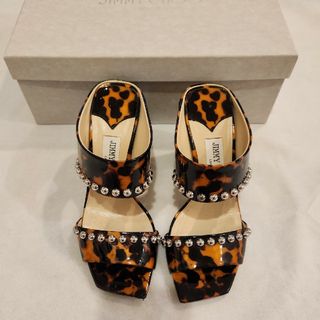 ジミーチュウ(JIMMY CHOO)のジミーチュウ　サンダル(サンダル)