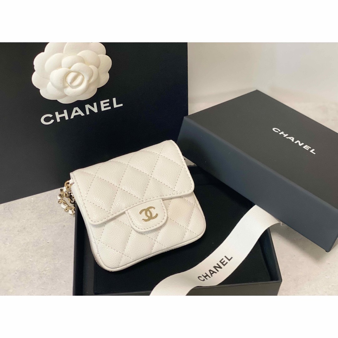 CHANEL  チェーン付き ミニ財布