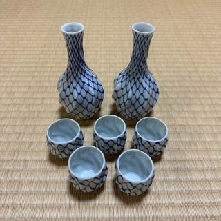 時代物 伊万里焼 有田焼  染付網目紋捻酒器揃　ぐい呑(グラス/カップ)