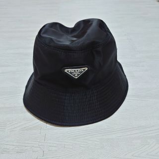 プラダ(PRADA)のPRADA　バケットハット　新品未使用　タグ付き(ハット)