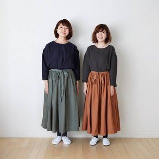 minaperhonen ハナカゼロングスカート ネイビー40