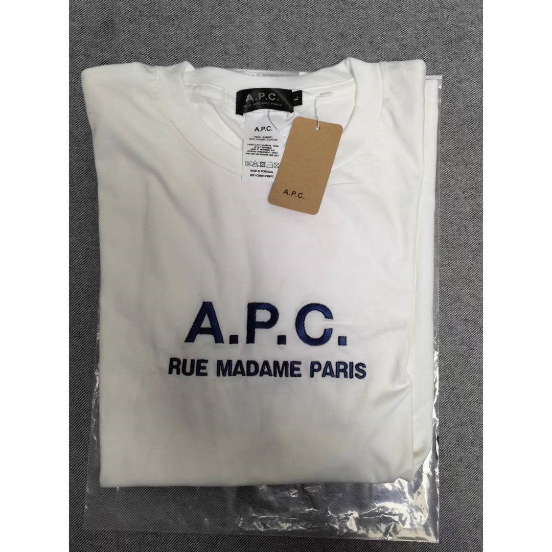 A.P.C(アーペーセー)の【新品】A.P.C.アーペーセー ロゴ刺繍Tシャツ★男女兼用　半袖★ 白Sサイズ レディースのトップス(Tシャツ(半袖/袖なし))の商品写真