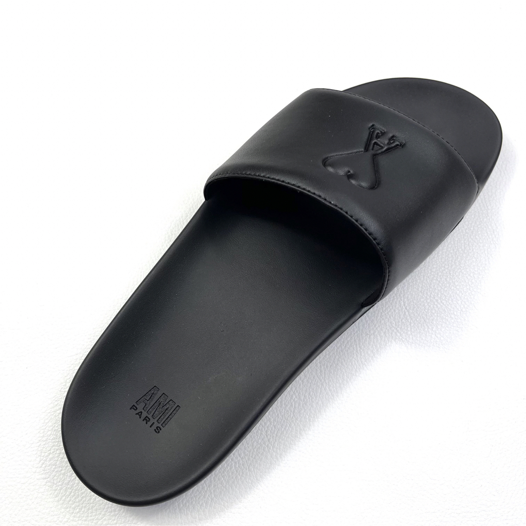 ami(アミ)の【AMI PARIS】 アミパリス DE COEUR プールサンダル  黒　45 メンズの靴/シューズ(サンダル)の商品写真