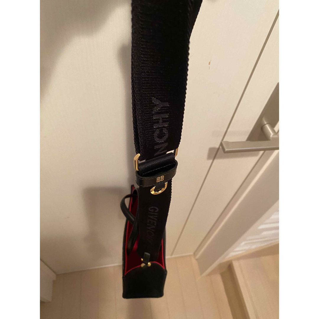 GIVENCHY - ジバンシー ショルダーバッグ 値下げの通販 by GIVENCHY - ジバンシー ショルダーバッグ 値下げの通販 by