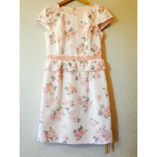 レッセパッセ(LAISSE PASSE)の【みゆ様専用】新品レッセ・パッセ カタログ掲載フローラルプリントレースワンピース(ひざ丈ワンピース)