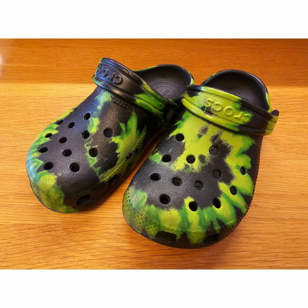 crocs(クロックス)のクロックス サンダル キッズ 19㎝ 中古 キッズ/ベビー/マタニティのキッズ靴/シューズ(15cm~)(サンダル)の商品写真