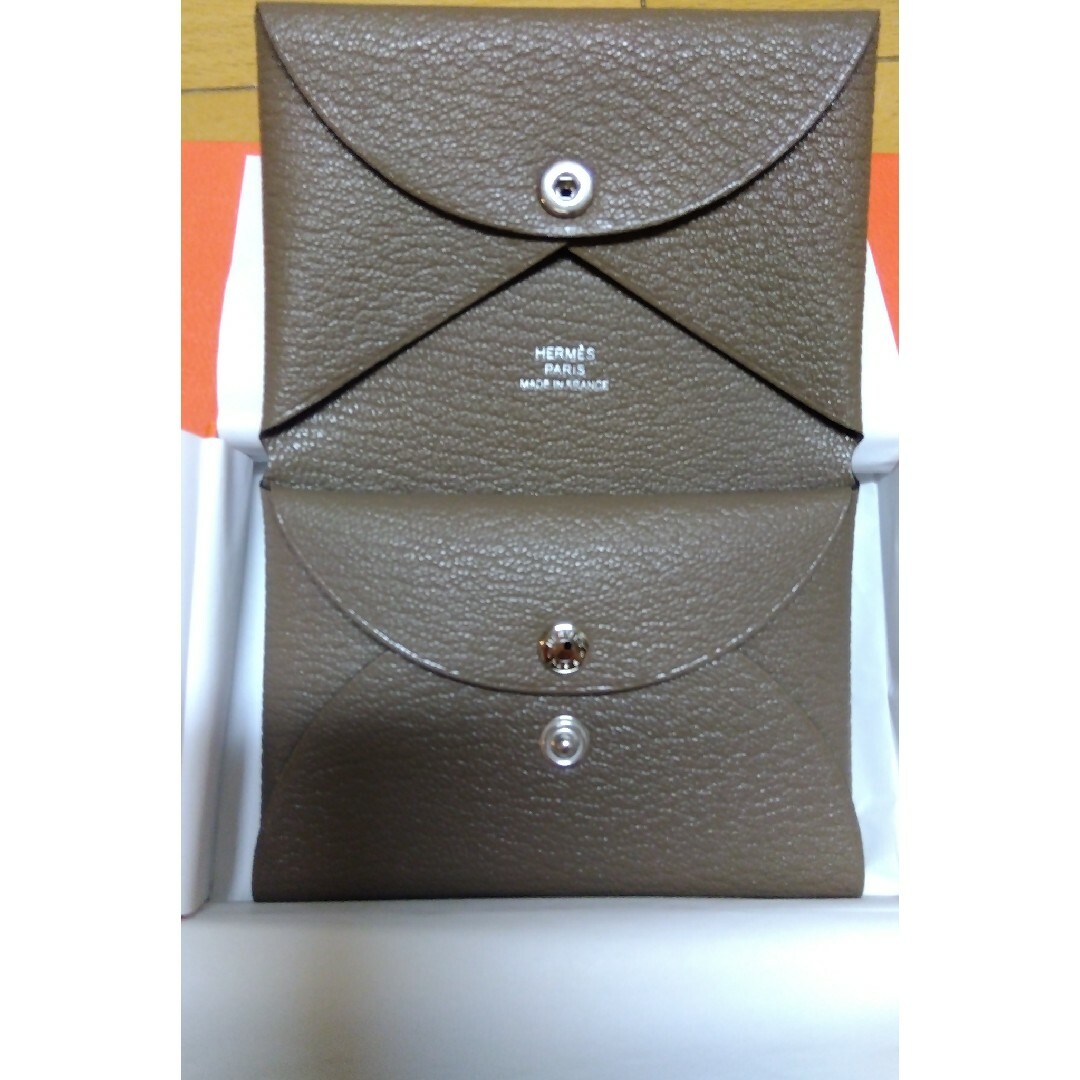 【入手困難】新品♪ HERMES エルメス　カルヴィデュオ　エトゥープ　財布