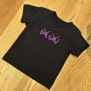 サカイ(sacai)のサカイ　sacai カウズ　kaws kids キッズ　tシャツ(Tシャツ/カットソー)