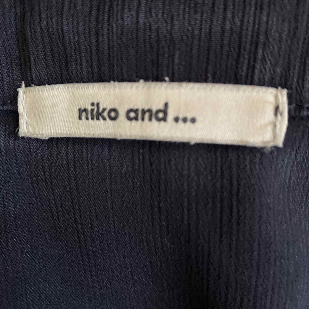 niko and...(ニコアンド)のNiko and… ニコアンド クロスステッチ刺繍シャツ 美品 レディースのトップス(シャツ/ブラウス(長袖/七分))の商品写真