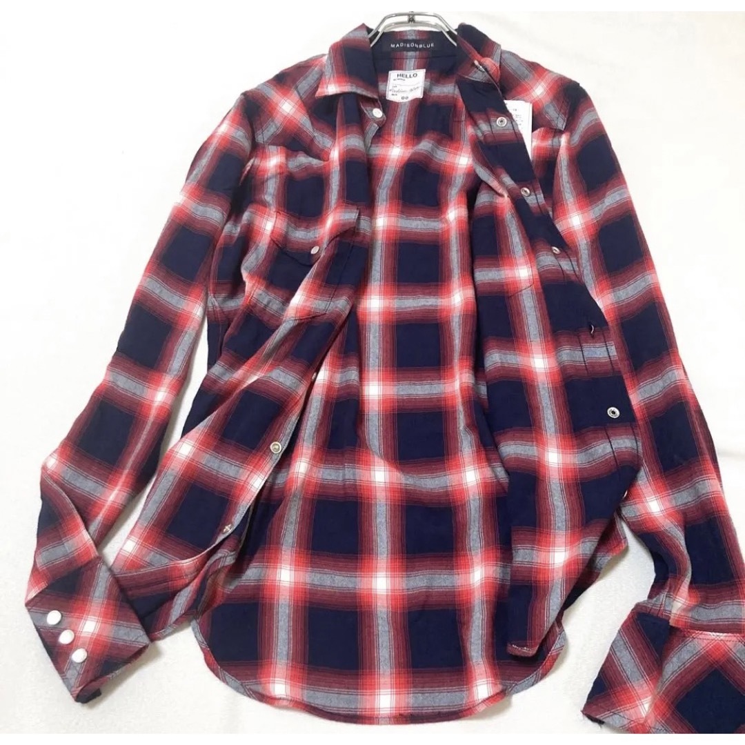 MADISONBLUE(マディソンブルー)のマディソンブルーオンプレシャドーチェックレーヨン長袖シャツ、定価¥42,900 レディースのトップス(シャツ/ブラウス(長袖/七分))の商品写真