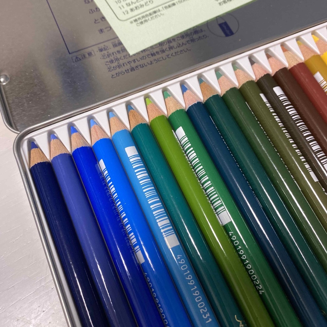 トンボ鉛筆(トンボエンピツ)のTombow36色鉛筆 エンタメ/ホビーのアート用品(色鉛筆)の商品写真
