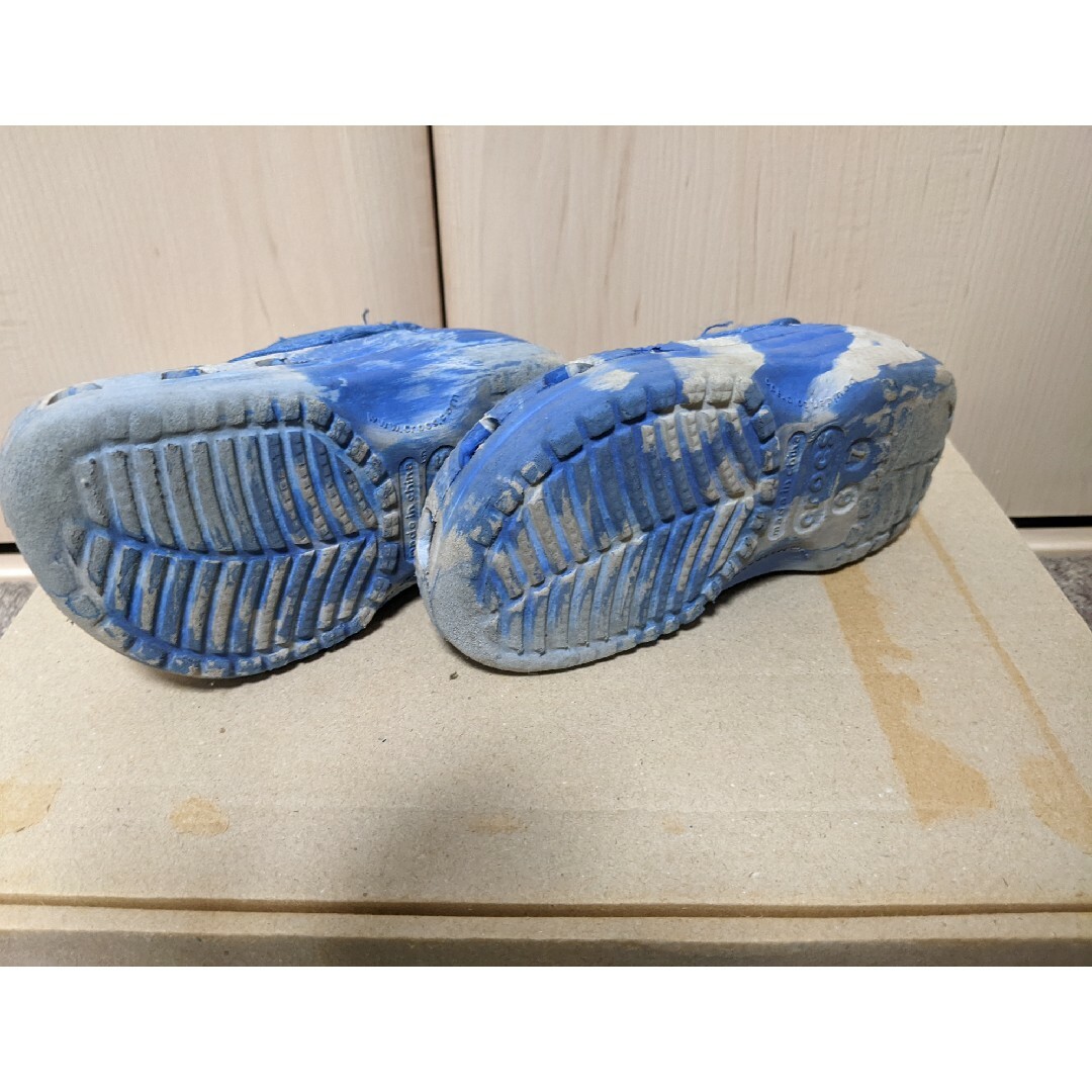 crocs(クロックス)のクロックス 子供用 サンダル キッズ/ベビー/マタニティのキッズ靴/シューズ(15cm~)(サンダル)の商品写真