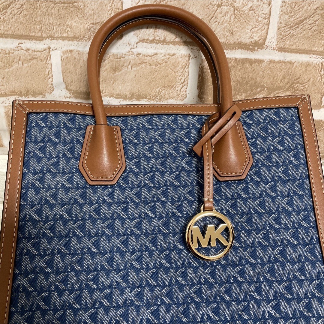 Michael Kors(マイケルコース)の【新品】MICHAEL KORS トートバック　大人気にデニムバック レディースのバッグ(トートバッグ)の商品写真