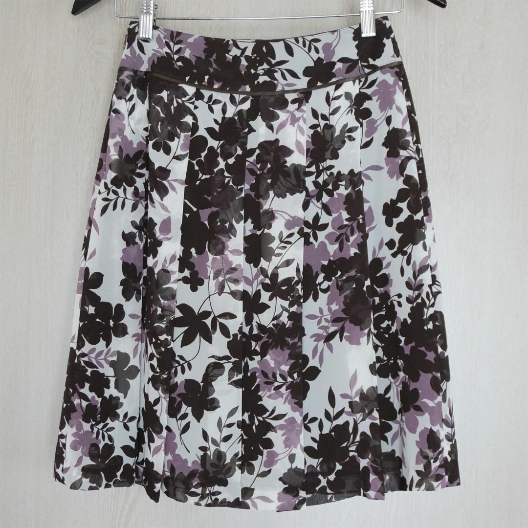 Mitsumine(ミツミネ)のミツミネ 透け感のある紫色の花柄がキレイ！ シフォンのスカート シアー レディースのスカート(ひざ丈スカート)の商品写真