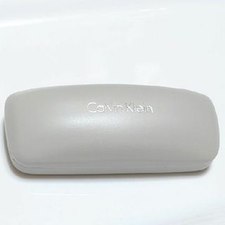 カルバンクライン(Calvin Klein)のCalvin Klein メガネケース (グレー)(サングラス/メガネ)