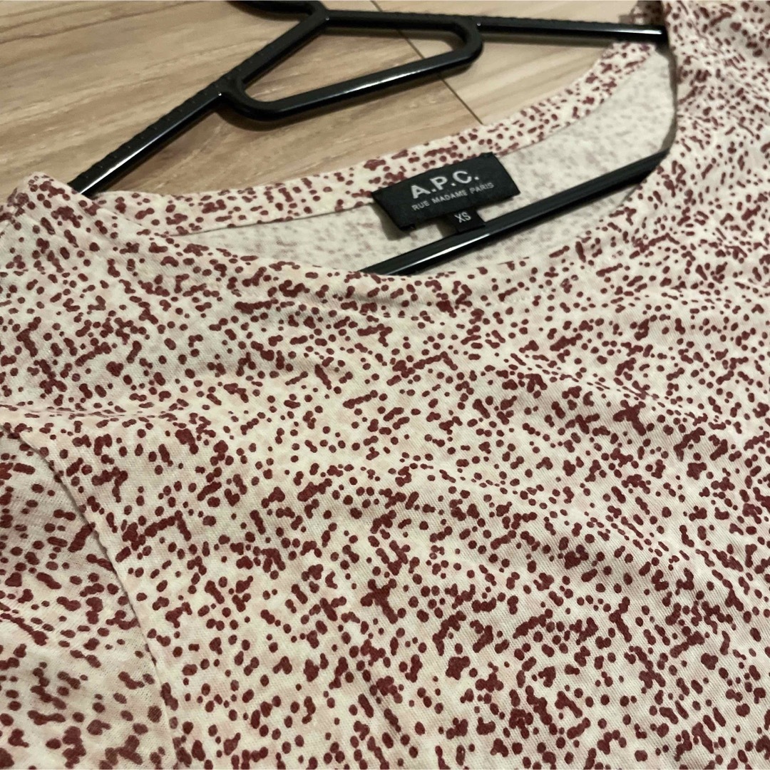 A.P.C(アーペーセー)のアーペーセー　APC 半袖　Tシャツ　赤 レディースのトップス(Tシャツ(半袖/袖なし))の商品写真