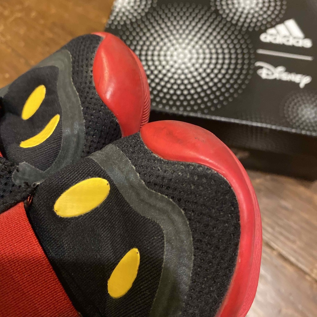 adidas(アディダス)のアディダス　キッズ　ミッキー　スニーカー キッズ/ベビー/マタニティのベビー靴/シューズ(~14cm)(スニーカー)の商品写真