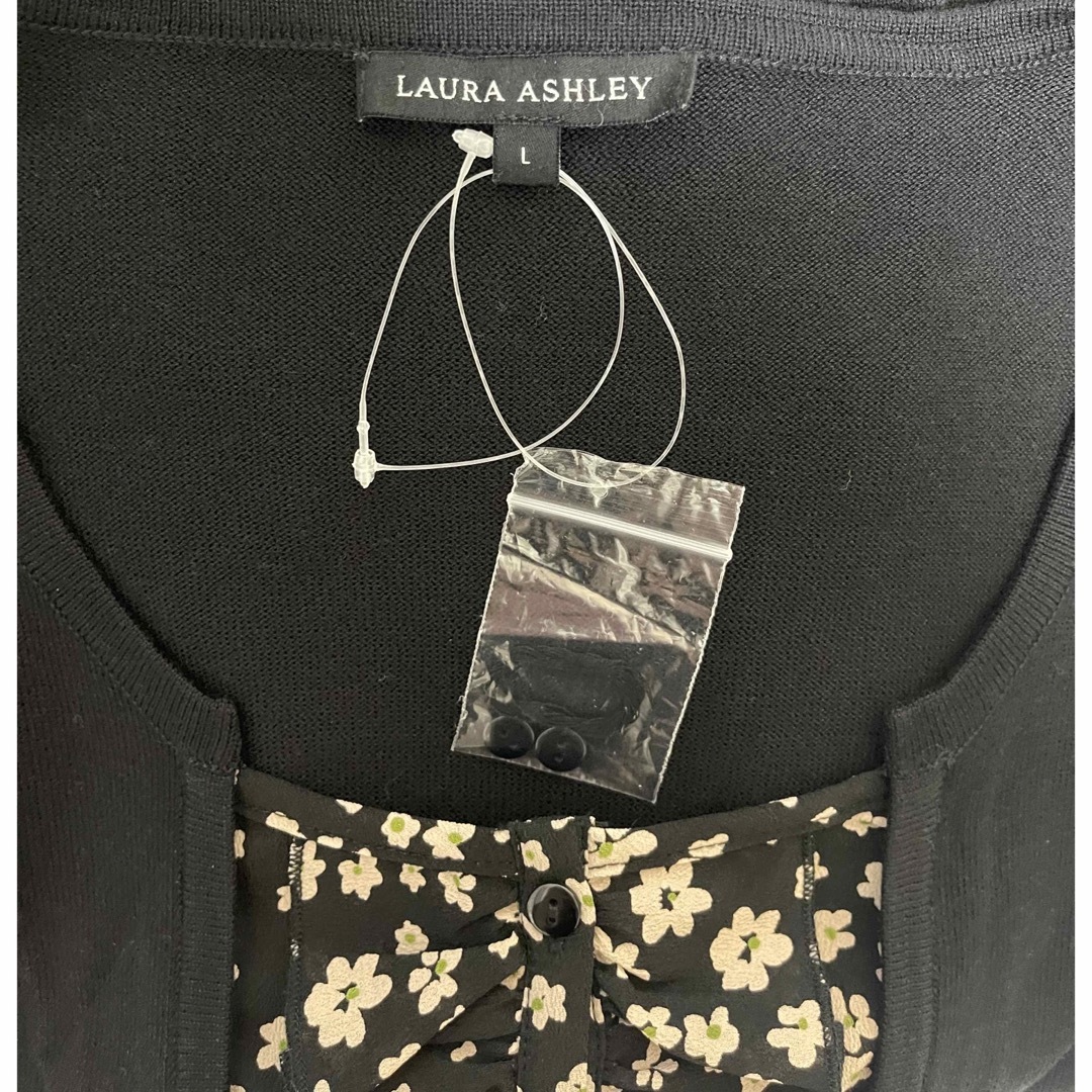 LAURA ASHLEY(ローラアシュレイ)の新品、未使用 LAURA ASHLEY 花柄フリル カーディガン 長袖 レディースのトップス(カーディガン)の商品写真