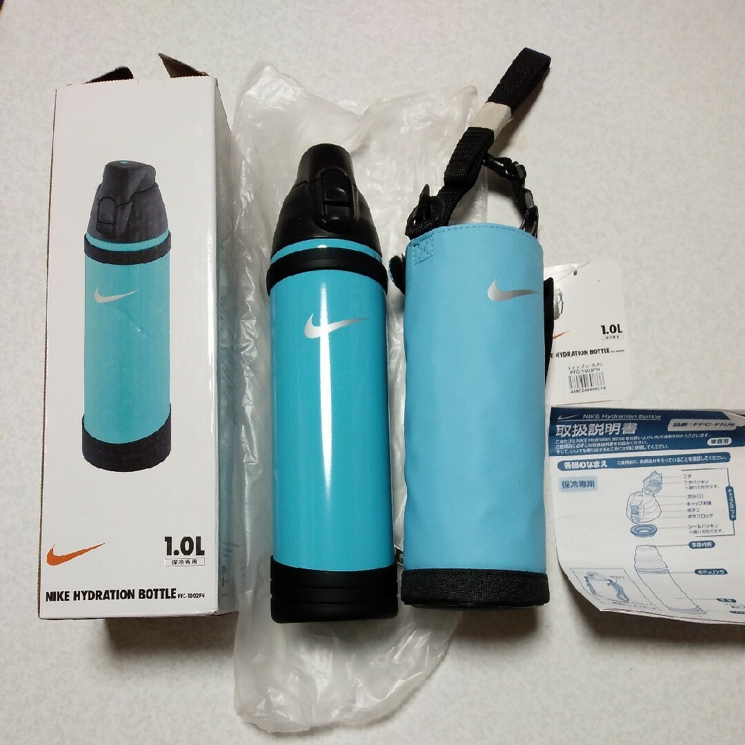 サーモス NIKE スポーツボトル ハイドレーションボトル 1.0L ポーチ付き インテリア/住まい/日用品のキッチン/食器(弁当用品)の商品写真