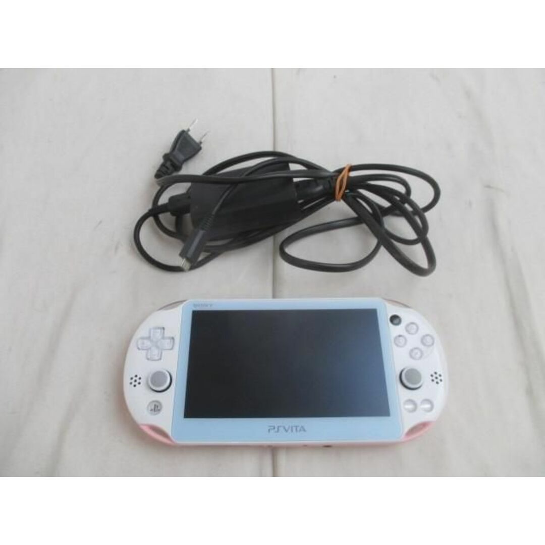 PSVITA 本体　PCH-2000ホワイト　充電器　ソフト付き